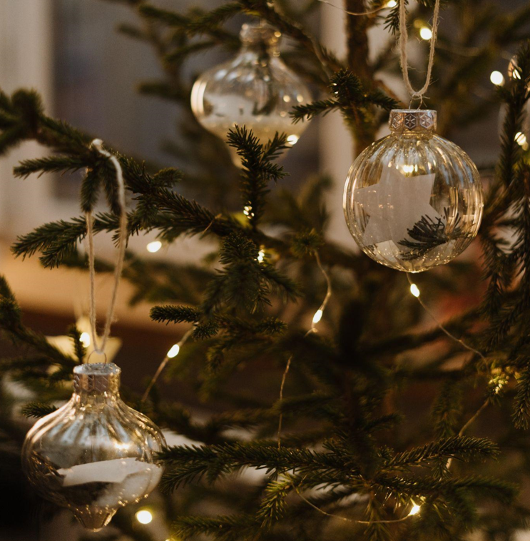 Why Green Artificial Christmas Trees Are a Great Choice for Your Holiday Decor